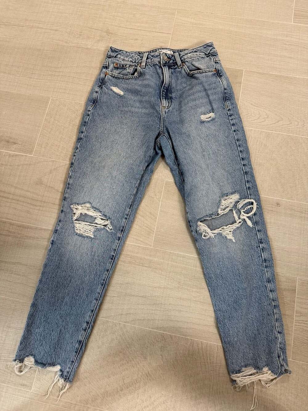 Garage Denim Mom Jeans Size 27 Distressed Light Wash Cropped Raw Hem
